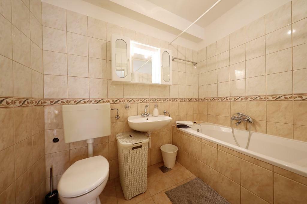 Apartman Bluemarin Appartamento Pakoštane Esterno foto